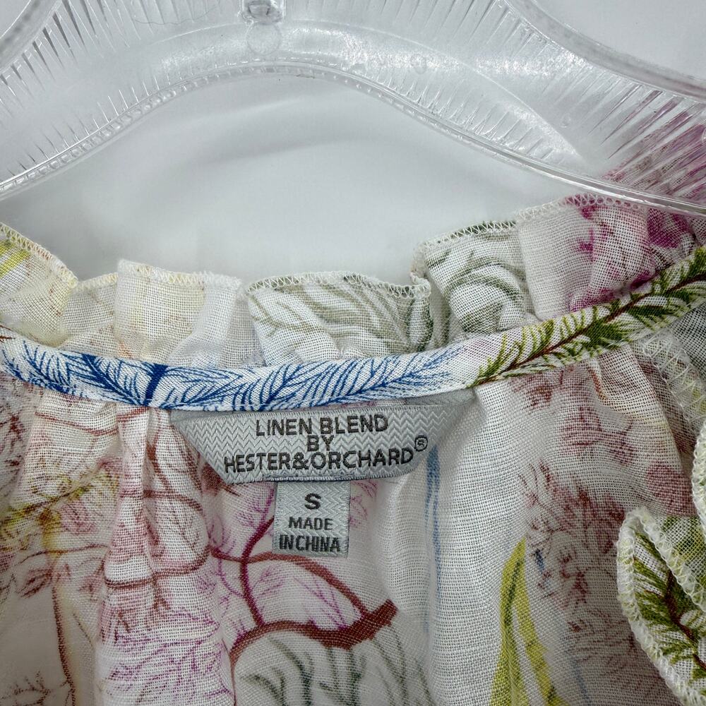 HESTER & ORCHARD Linen Blend Blouse Size S Pastel Flora 3/4 Sleeve V-Neck Ruffle - Picture 3 of 7